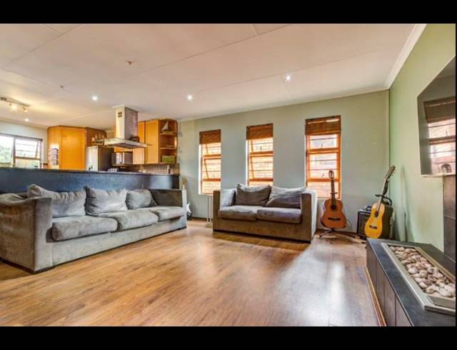 3 BEDROOM HOUSE FOR SALE IN VAN RIEBEECK PARK